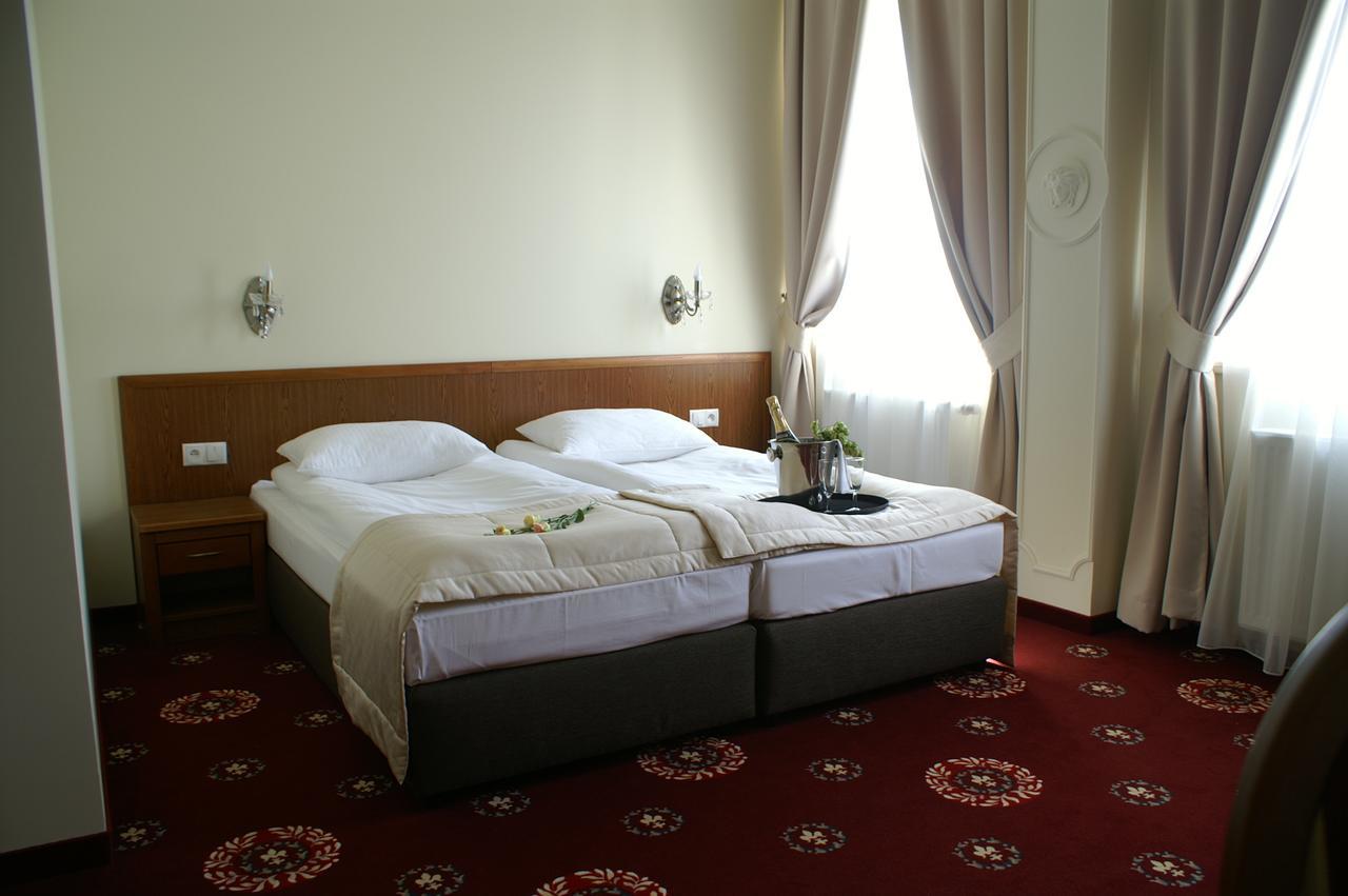 Hotel President Kock Room photo